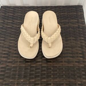 Vionic Kenji sandals, women’s size 9